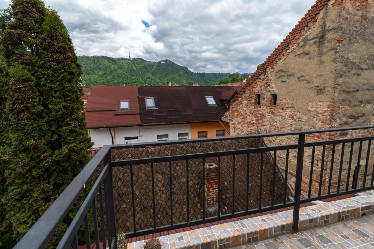 Residence 48 Beautiful Building Within Moments From The Old Town Of Brasov Luaran gambar