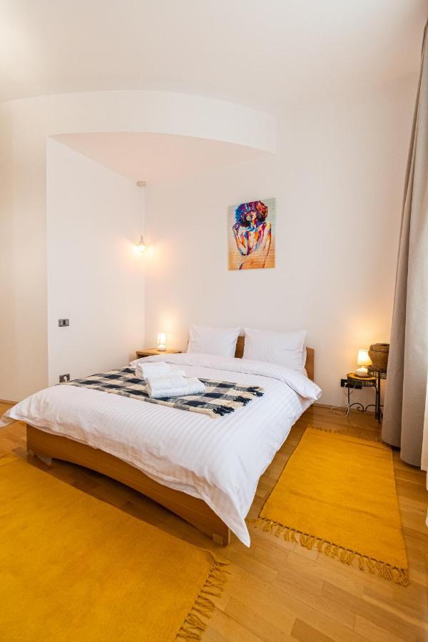 Residence 48 Beautiful Building Within Moments From The Old Town Of Brasov Luaran gambar