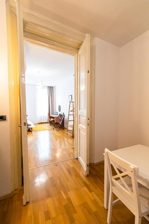 Residence 48 Beautiful Building Within Moments From The Old Town Of Brasov Luaran gambar