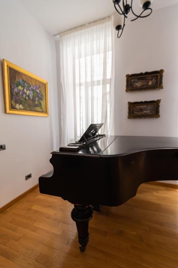 Residence 48 Beautiful Building Within Moments From The Old Town Of Brasov Luaran gambar