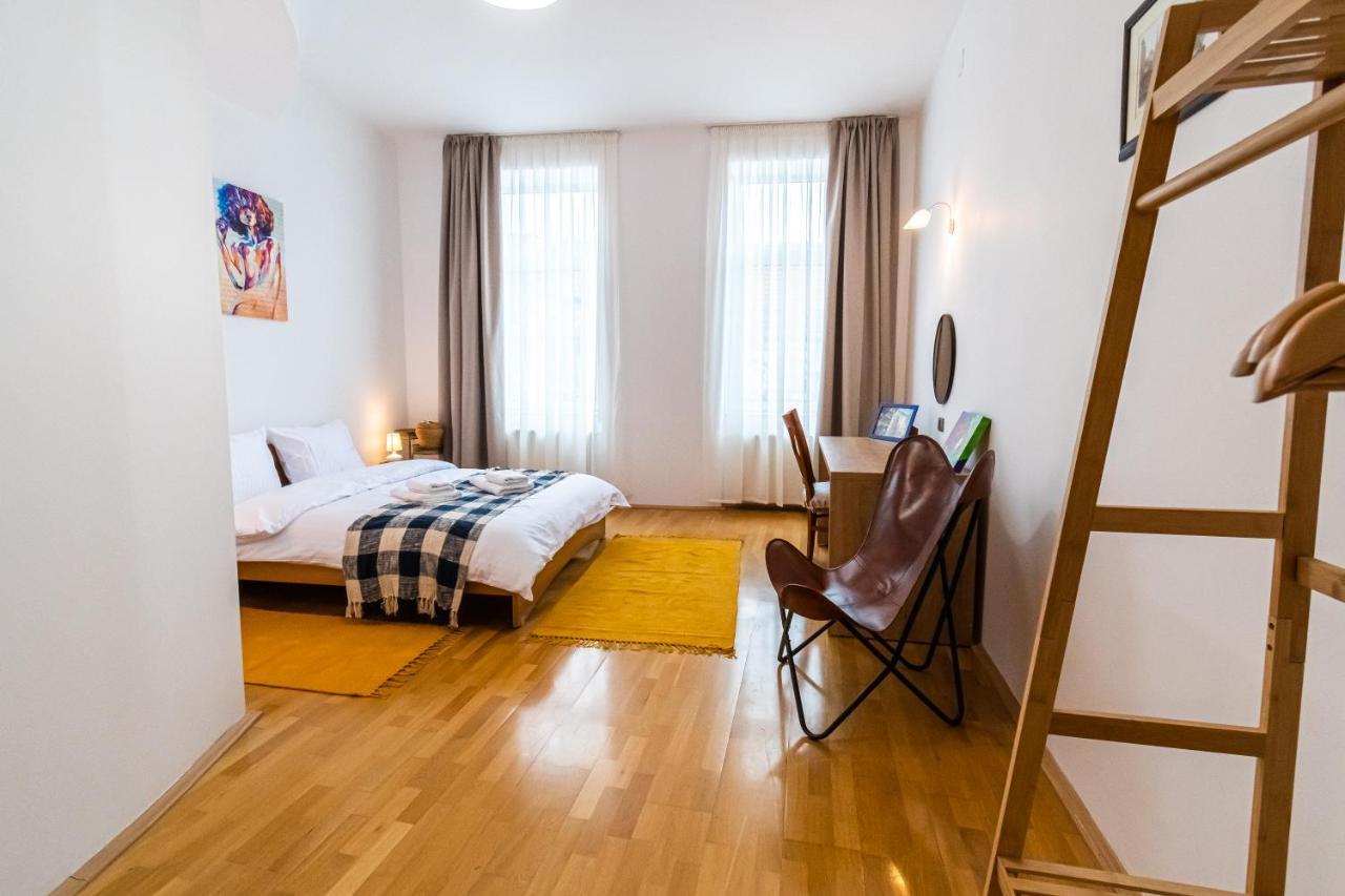 Residence 48 Beautiful Building Within Moments From The Old Town Of Brasov Luaran gambar