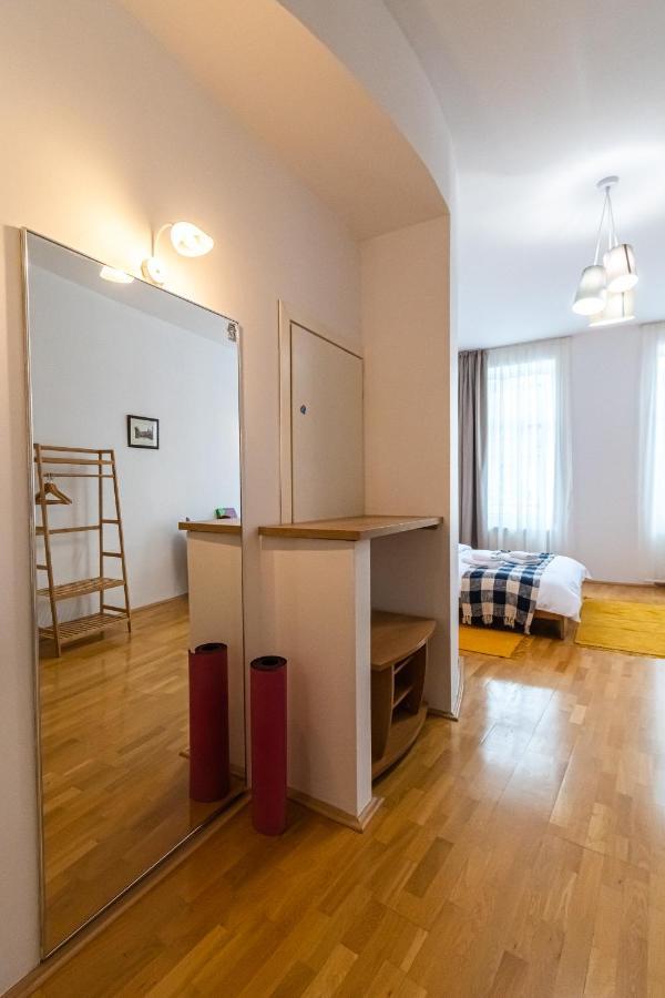 Residence 48 Beautiful Building Within Moments From The Old Town Of Brasov Luaran gambar