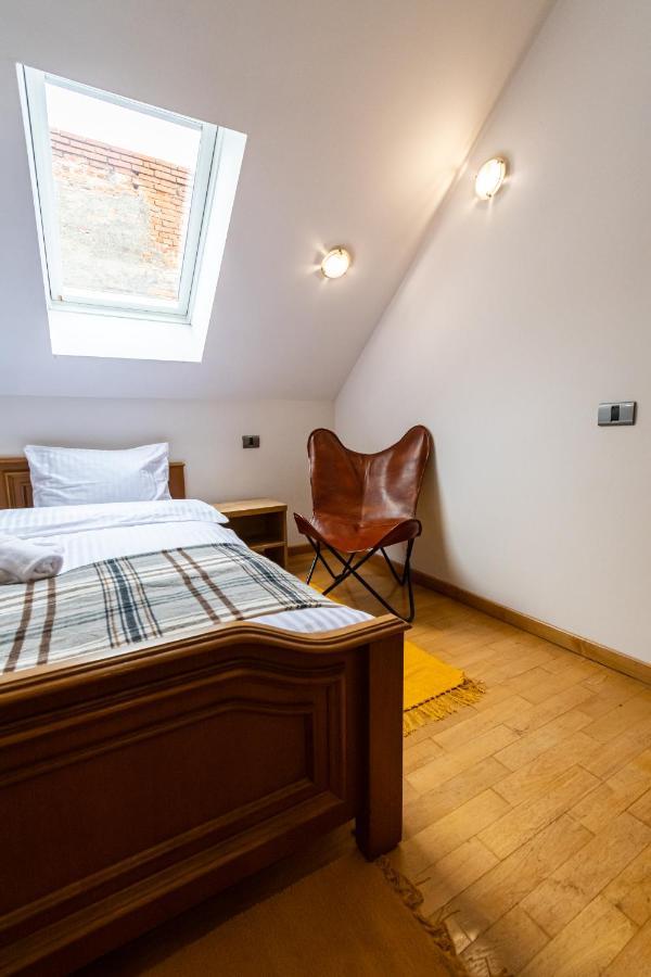 Residence 48 Beautiful Building Within Moments From The Old Town Of Brasov Luaran gambar