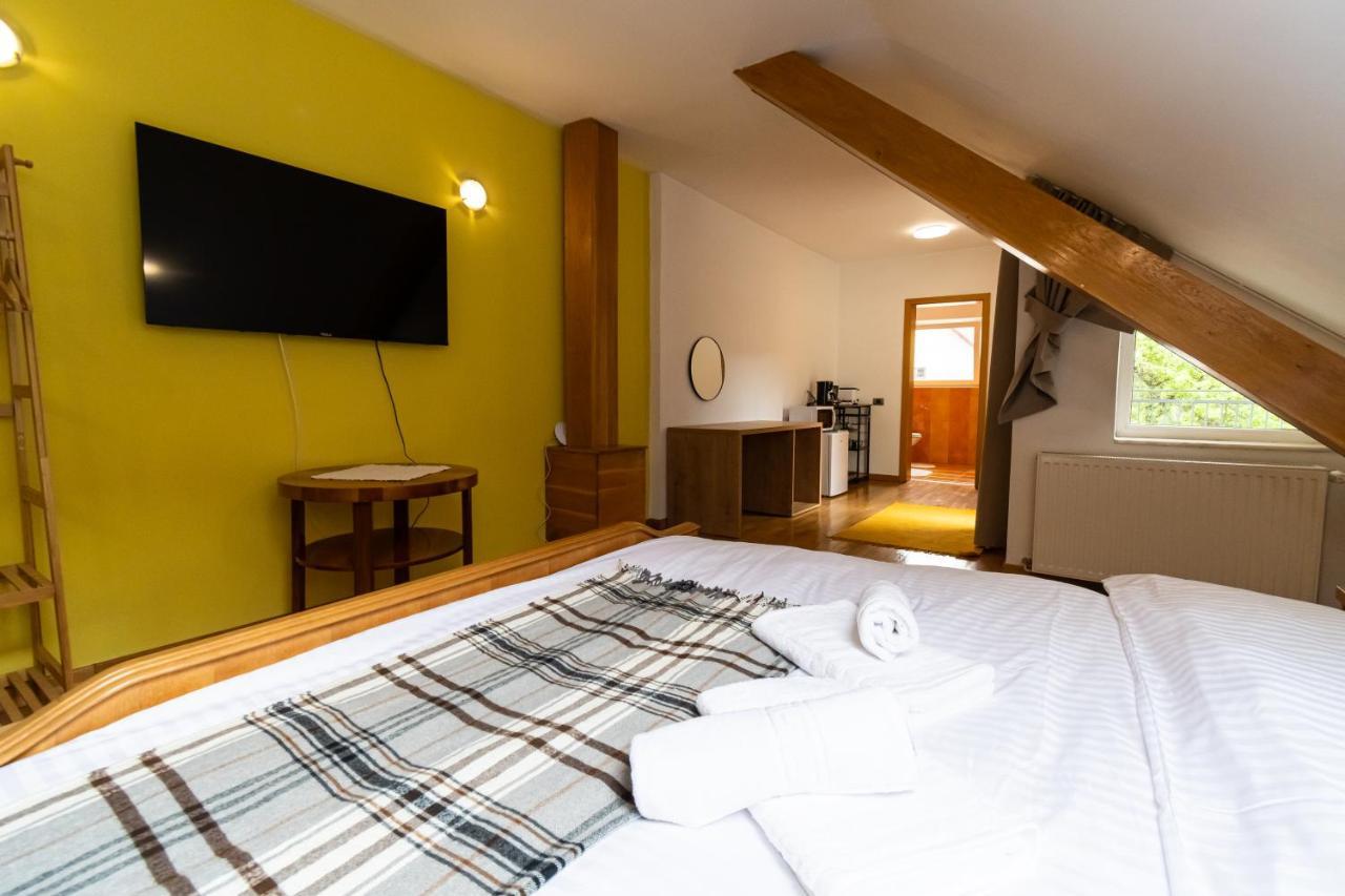 Residence 48 Beautiful Building Within Moments From The Old Town Of Brasov Luaran gambar