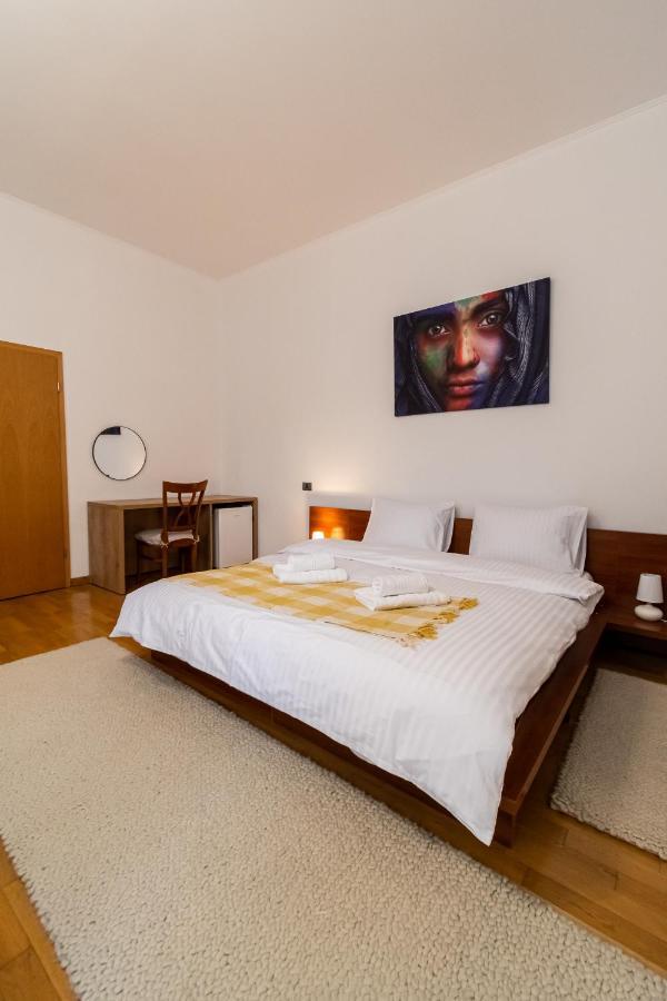 Residence 48 Beautiful Building Within Moments From The Old Town Of Brasov Luaran gambar