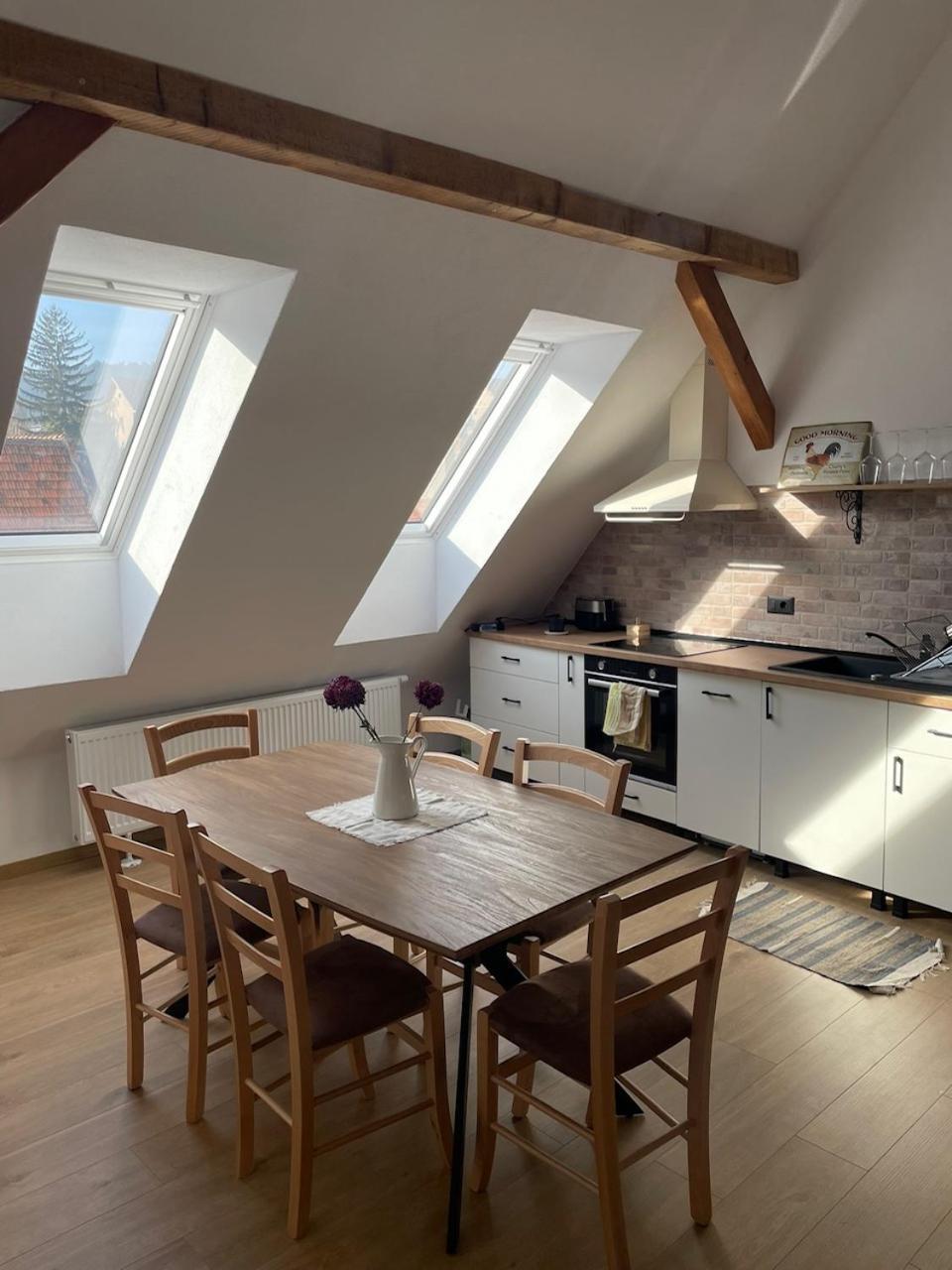 Residence 48 Beautiful Building Within Moments From The Old Town Of Brasov Luaran gambar